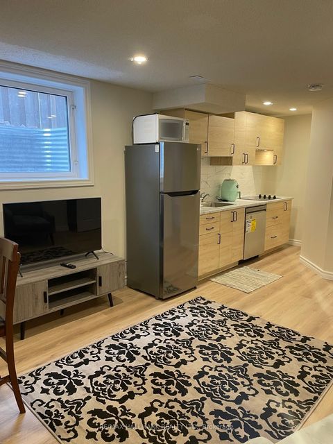 37 Crystal Drive Basement Unit#1 Richmond Hill ON L4C 7Y5