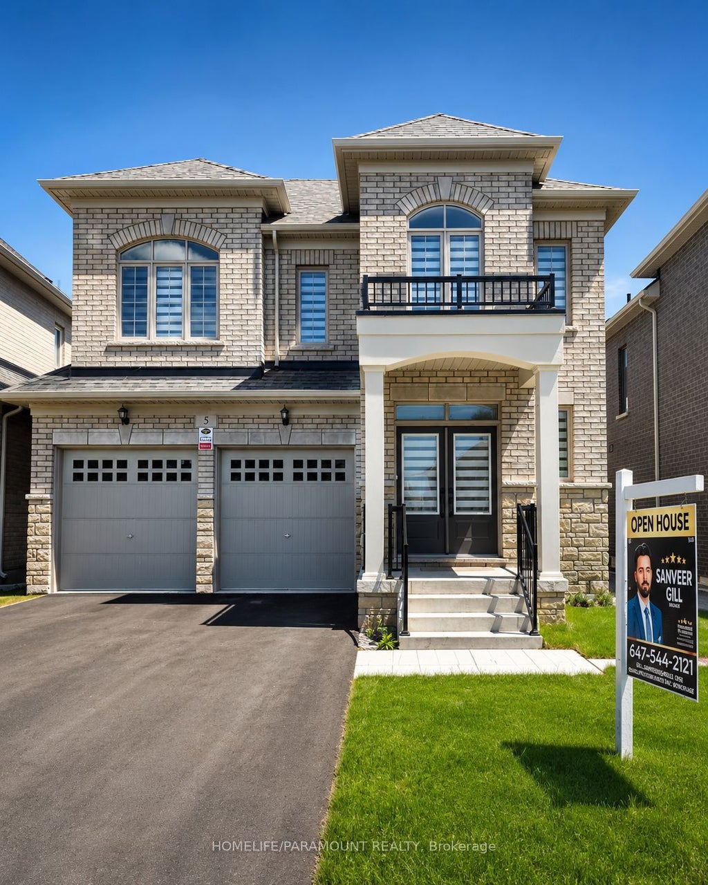 Photo of 5 Dolomite Drive, Brampton, ON L6P 4R8 (MLS # W13119004)