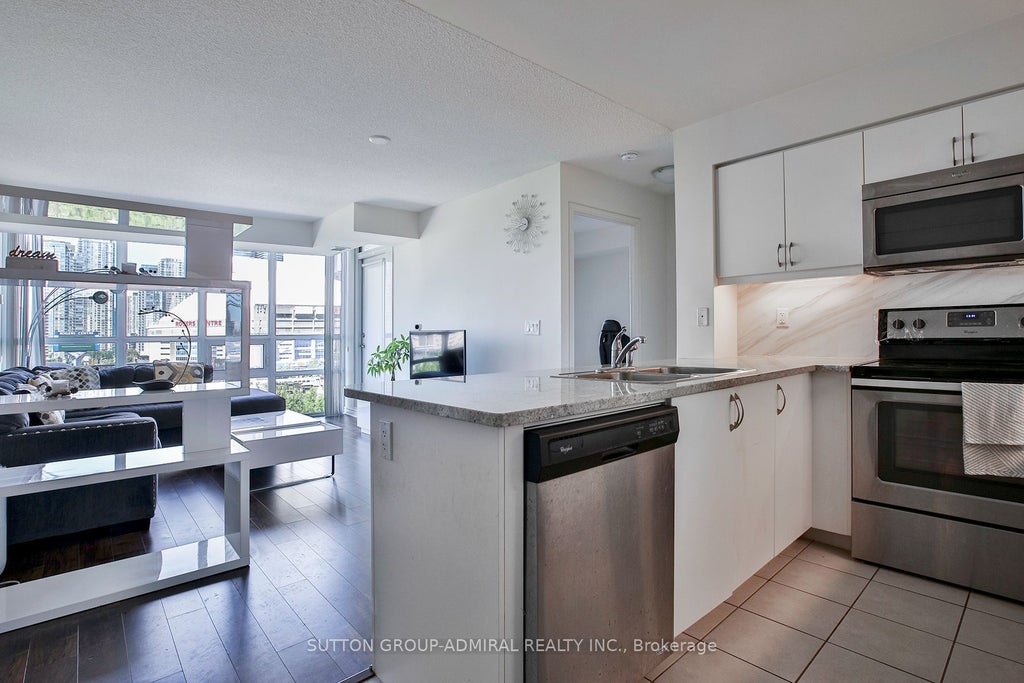Photo of 25 Lower Simcoe Street #1017, Toronto, ON M5J 3A1 (MLS # C13546834)