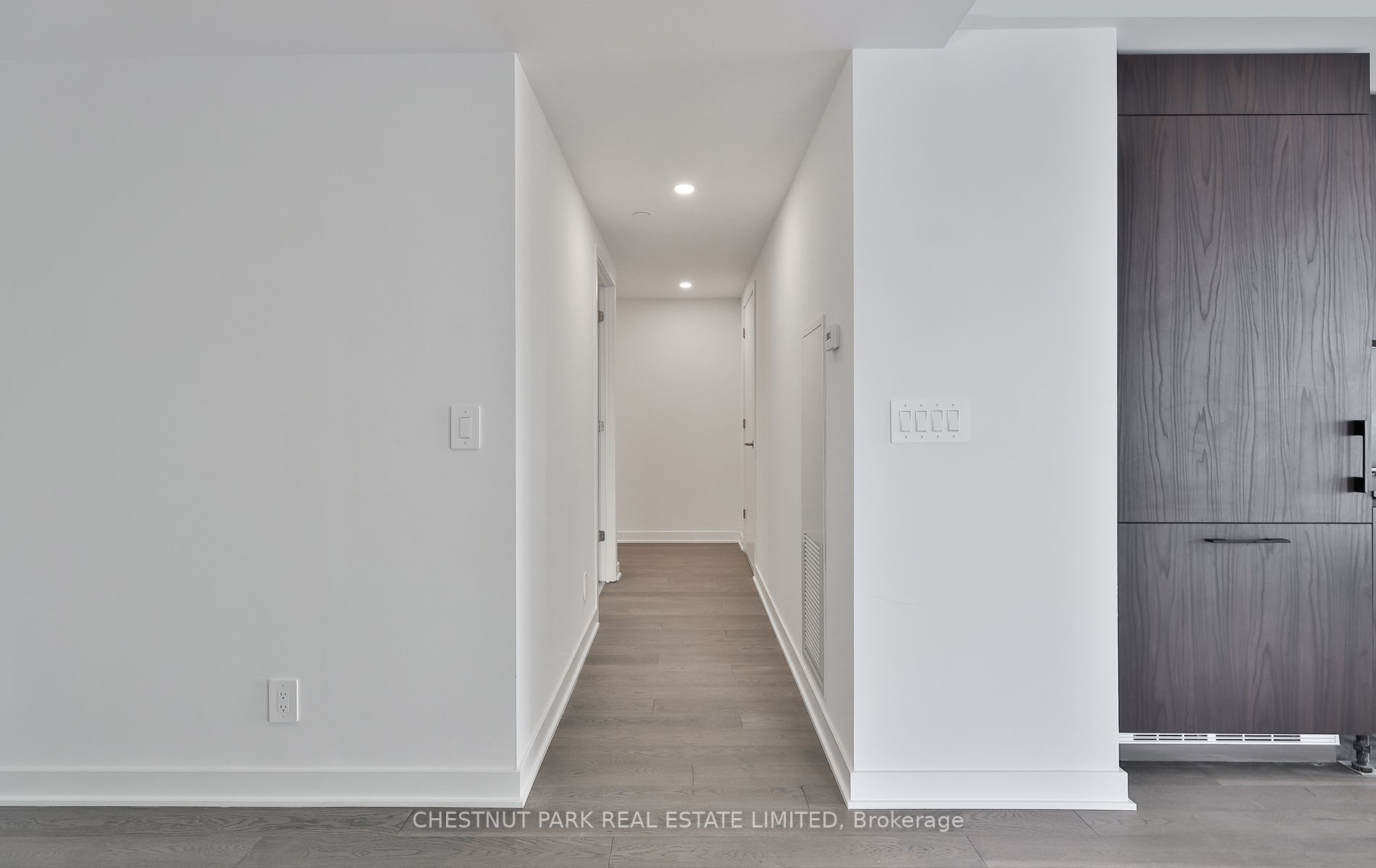 2720 Dundas Street W 508