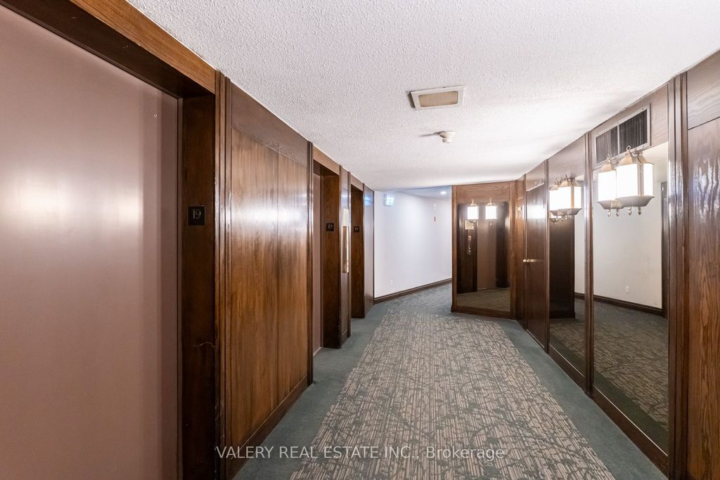 Photo of 55 Harbour Square #1913, Toronto, ON M5J 2L1 (MLS # C12809712)