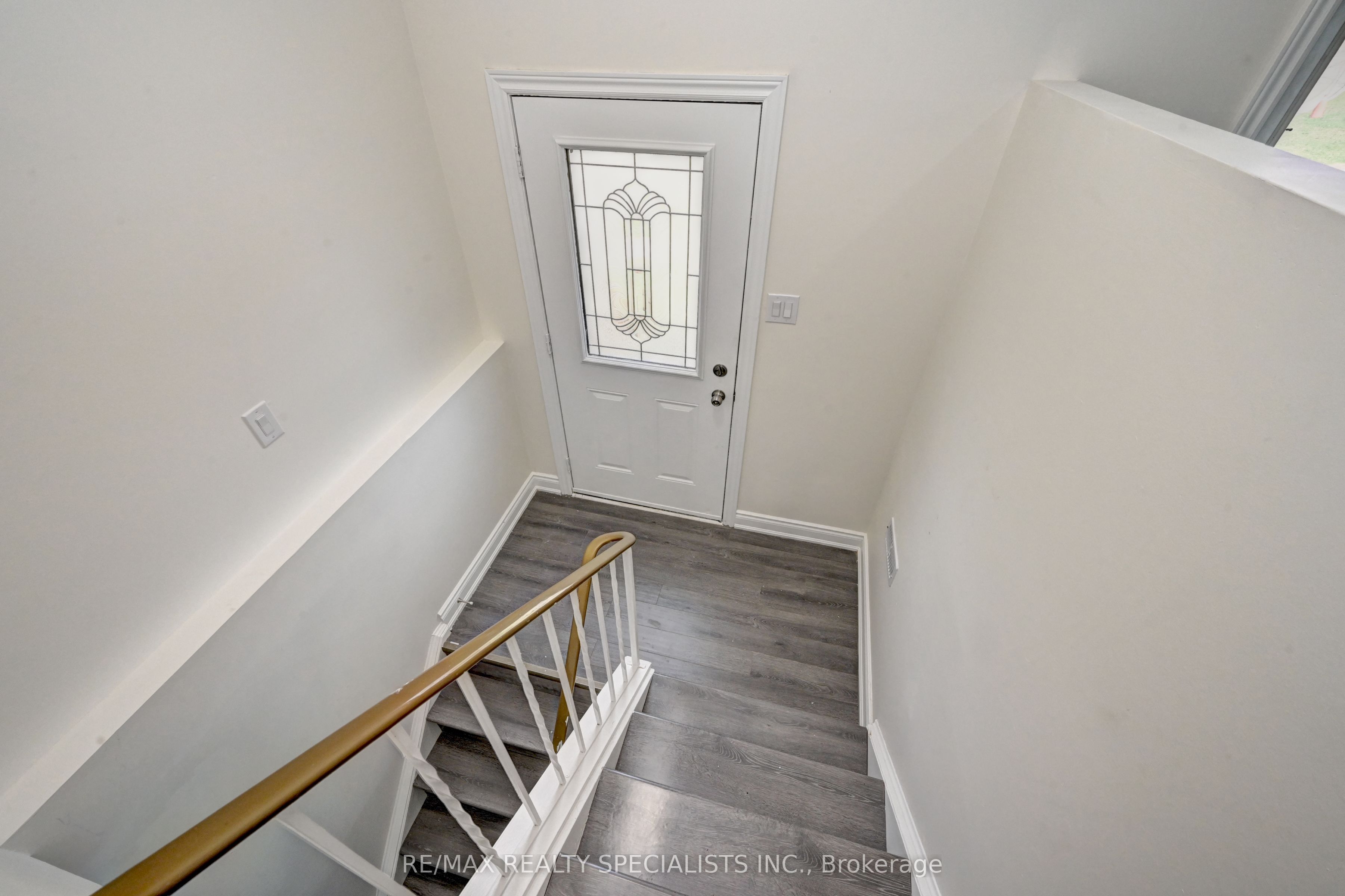 11 Dinison Crescent