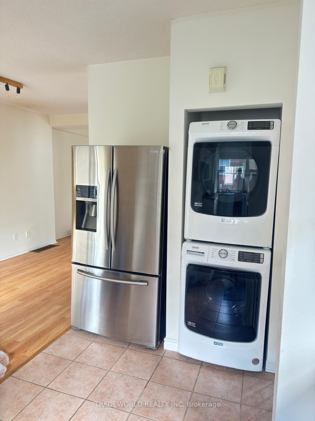 1 Maple Park Way