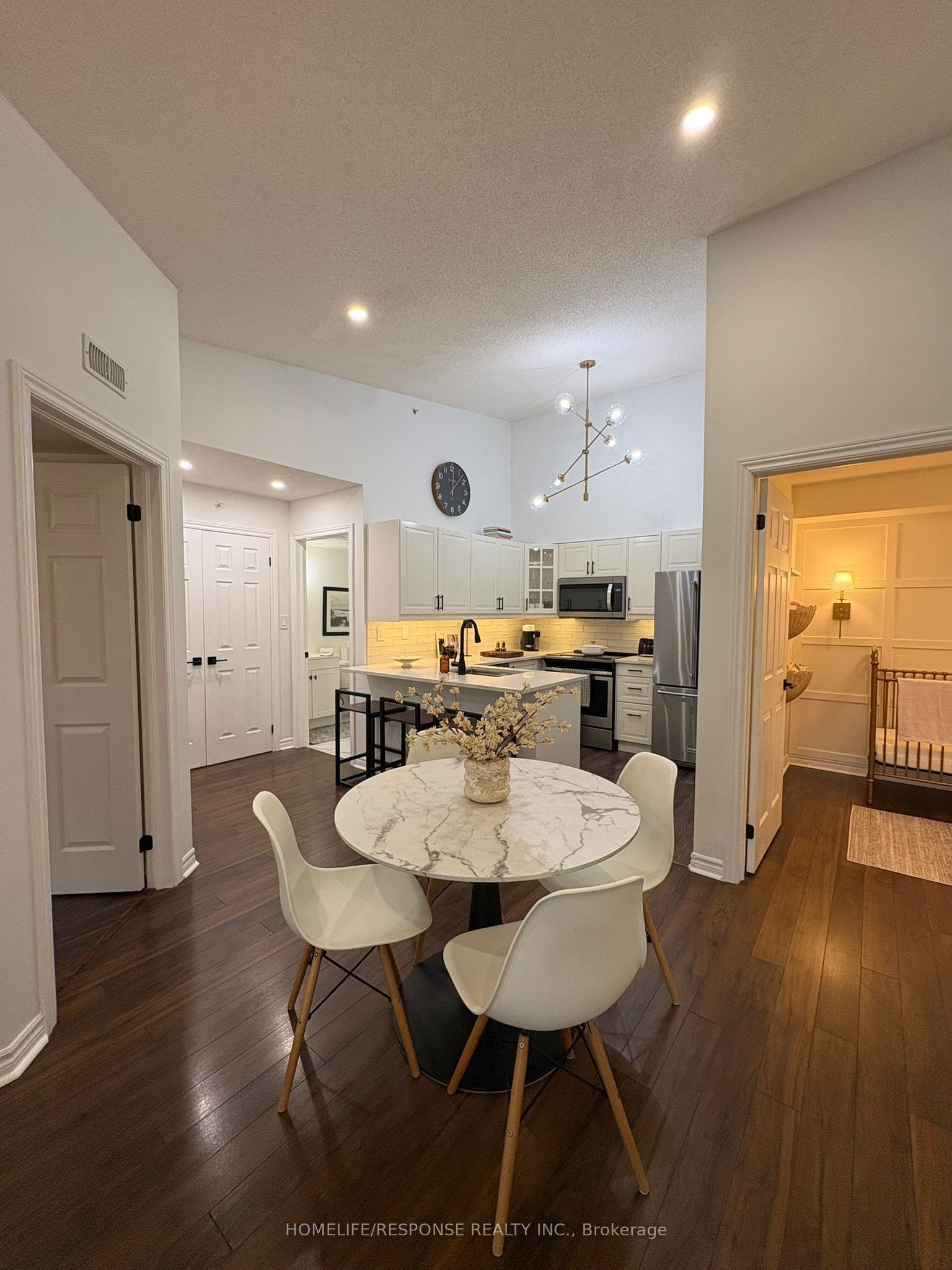 2075 Appleby Line 408