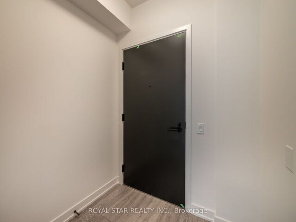 Photo of 108 Peter Street #518, Toronto, ON M5V 2G7 (MLS # C13156942)