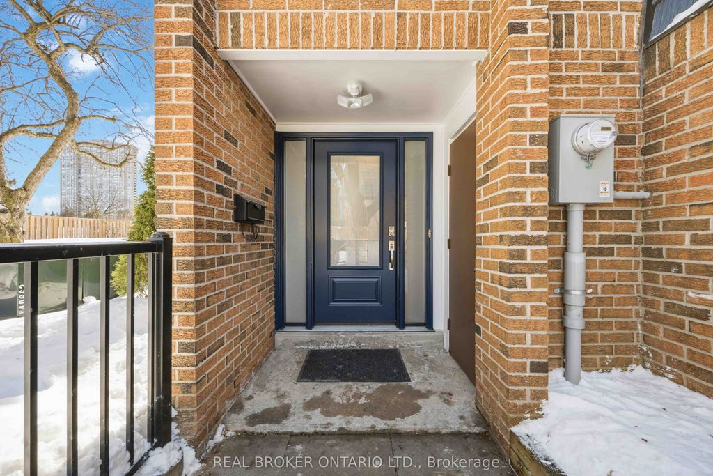 Photo of 5 Remora Royal Way, Toronto, ON M2H 1L2 (MLS # C12814864)