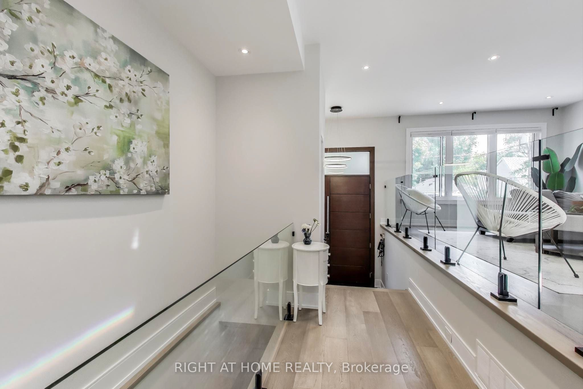 378 CEDARVALE Avenue