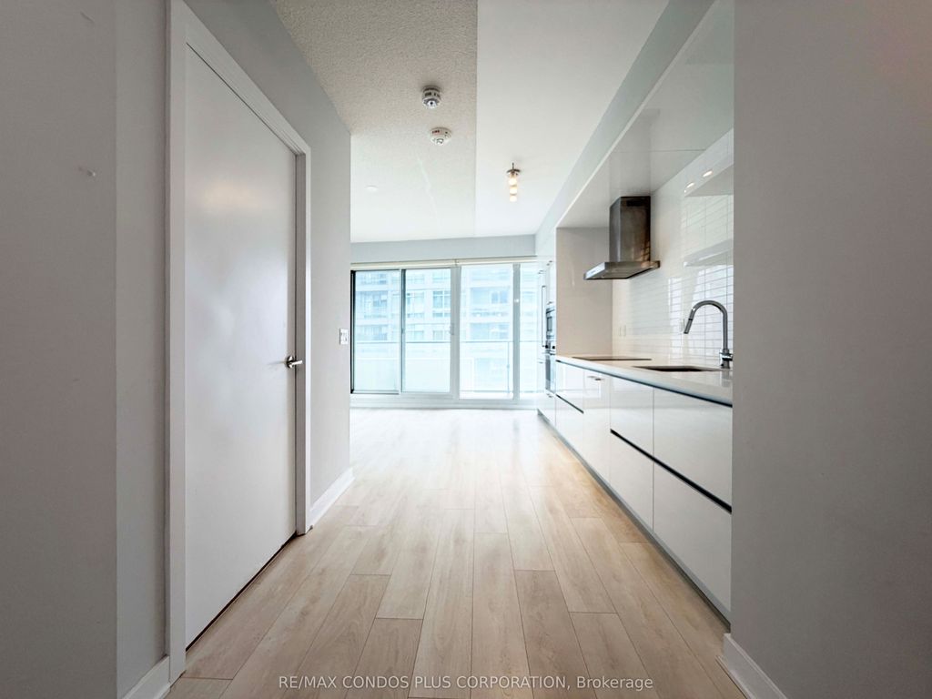 Photo of 2221 Yonge Street #3206, Toronto, ON M4S 0B8 (MLS # C12534930)