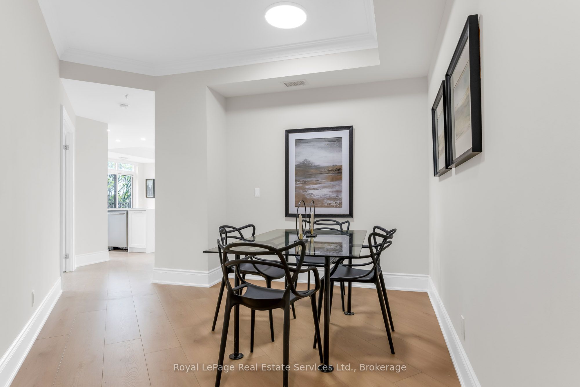 205 Lakeshore Road W 407
