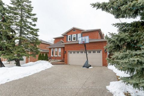 2957 Caradoc Lane Oakville ON L6J 6V6