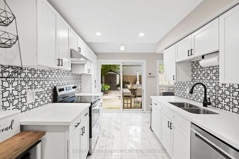 1254 Woodbine Avenue Toronto ON M4C 4E6