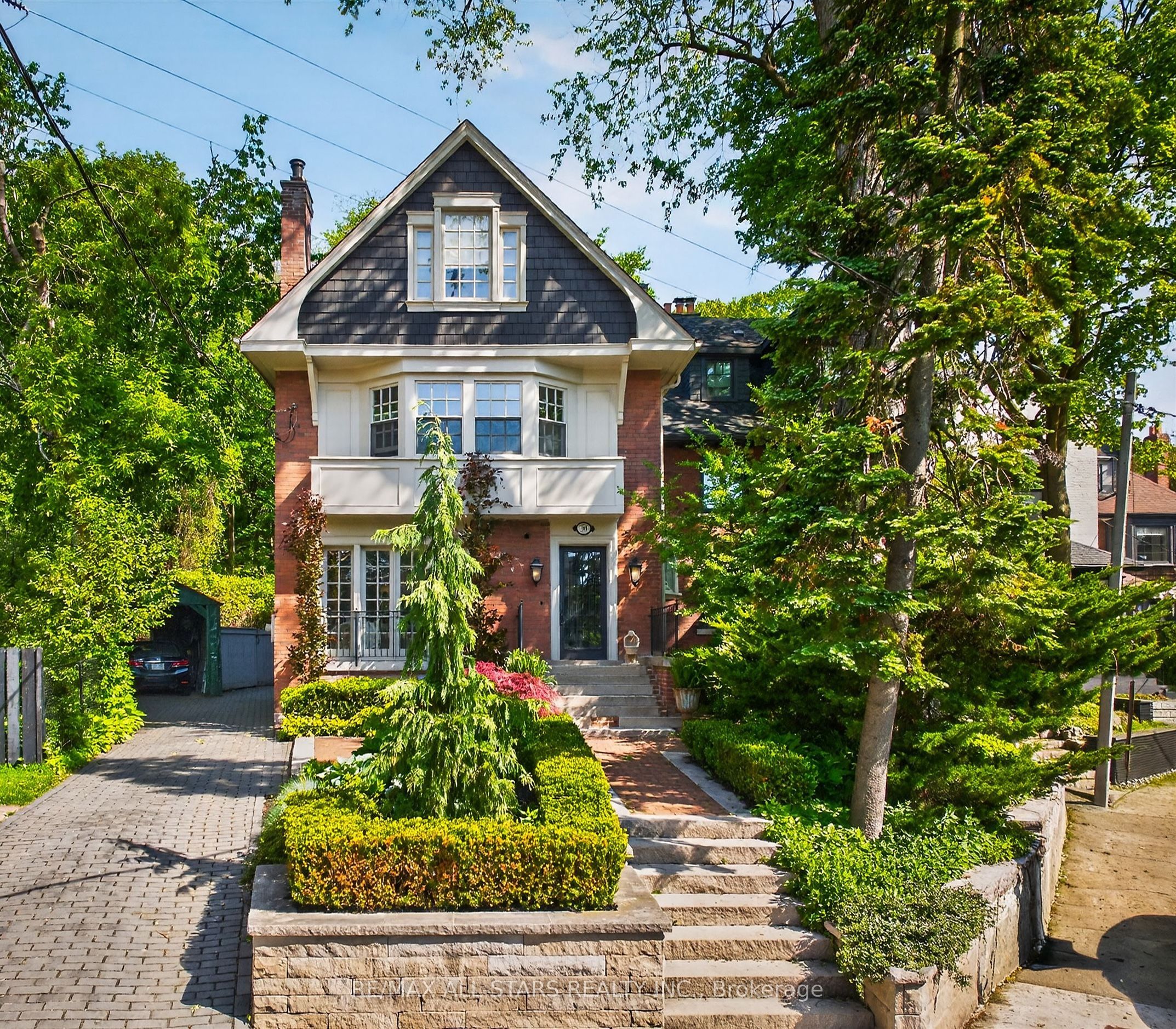 30 Edgewood Crescent