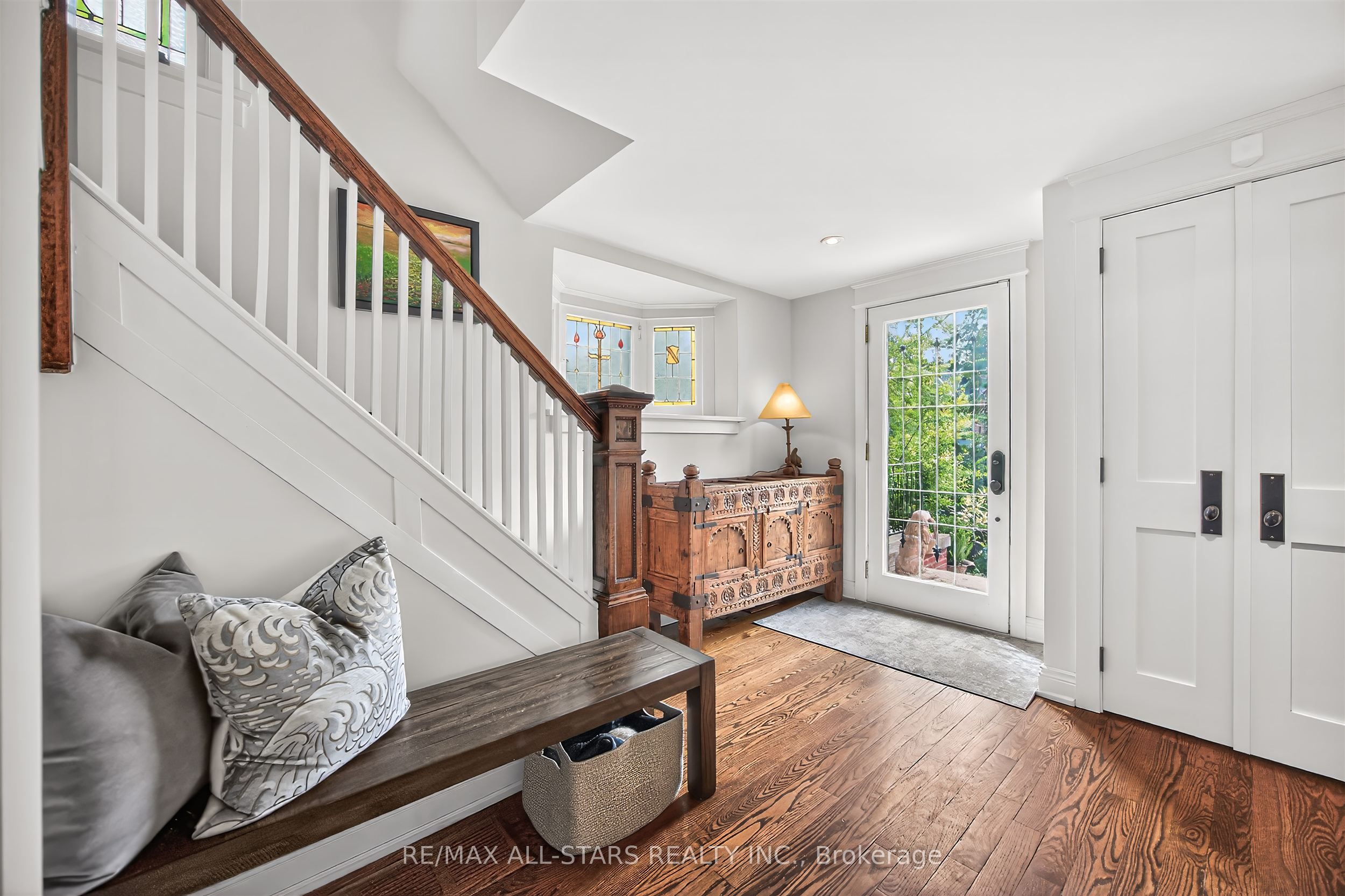 30 Edgewood Crescent