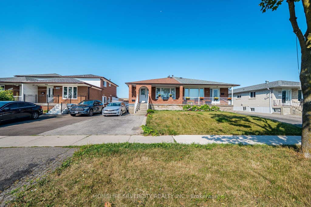 Photo of 3669 Corliss Crescent, Mississauga, ON L4T 2Z2 (MLS # W13702640)