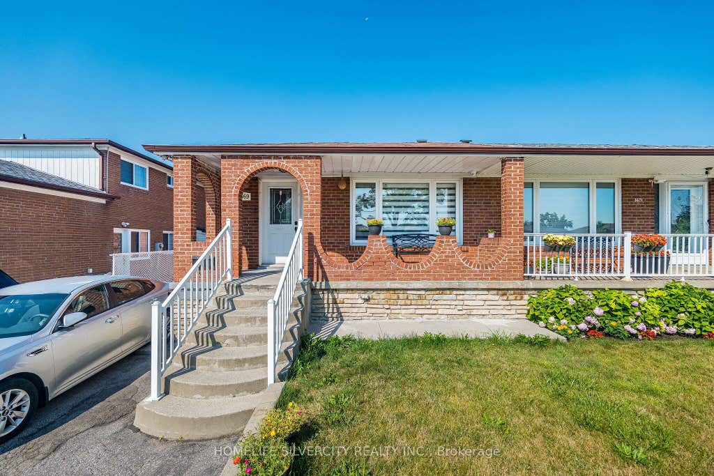 Photo of 3669 Corliss Crescent, Mississauga, ON L4T 2Z2 (MLS # W13702640)