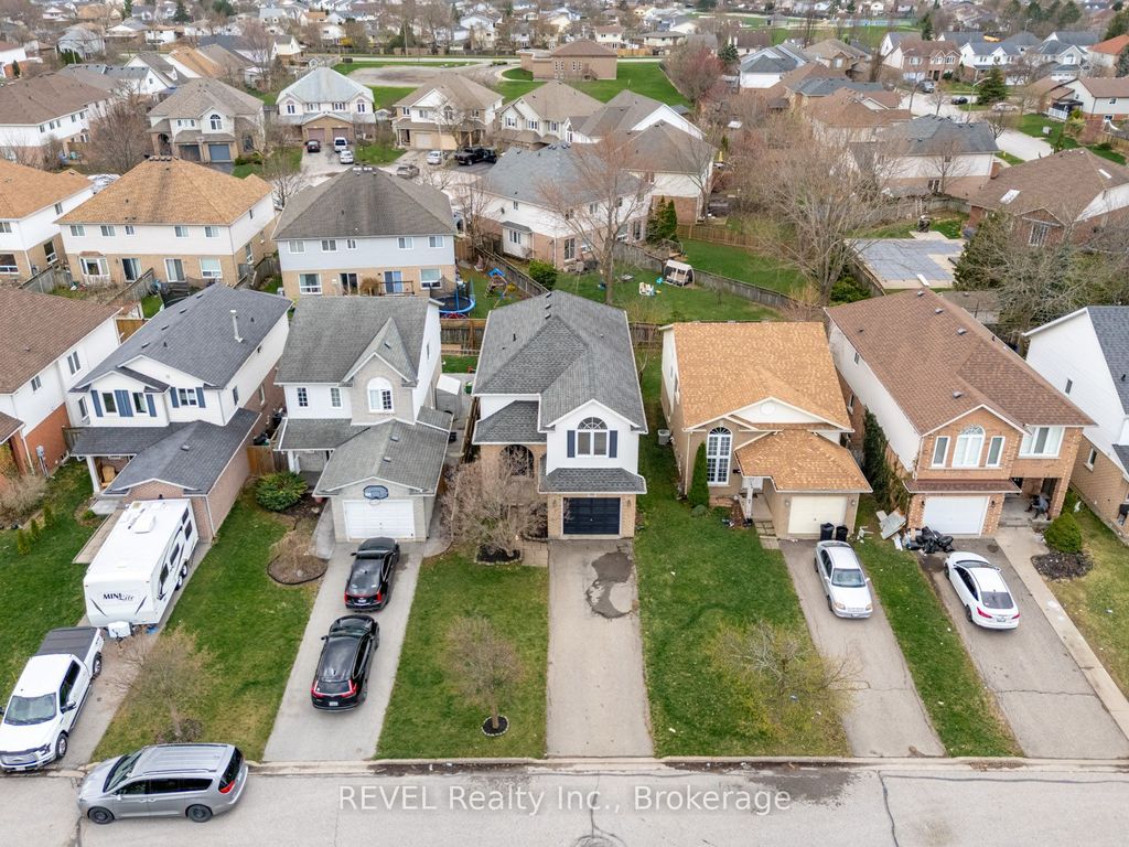 Photo of 152 Summers Drive, Thorold, ON L2V 5A1 (MLS # X13004948)