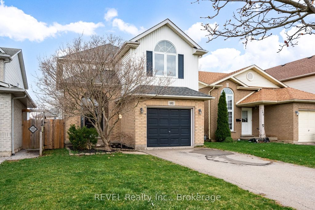 Photo of 152 Summers Drive, Thorold, ON L2V 5A1 (MLS # X13004948)