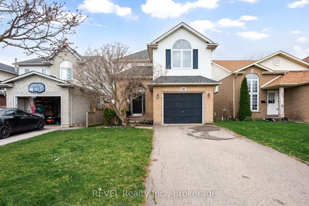 Photo of 152 Summers Drive, Thorold, ON L2V 5A1 (MLS # X13004948)
