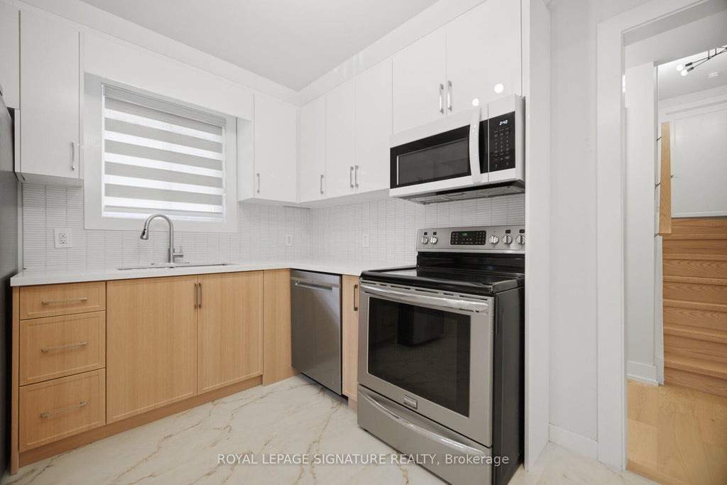 Photo of 2599 Lundene Road, Mississauga, ON L5J 3Y8 (MLS # W13715080)
