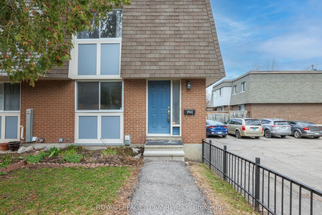 Photo of 2942 Fairlea Crescent, Hunt Club - South Keys and Area, ON K1V 8T7 (MLS # X13022168)
