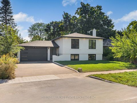 1128 Pinegrove Road Oakville ON L6L 2W6