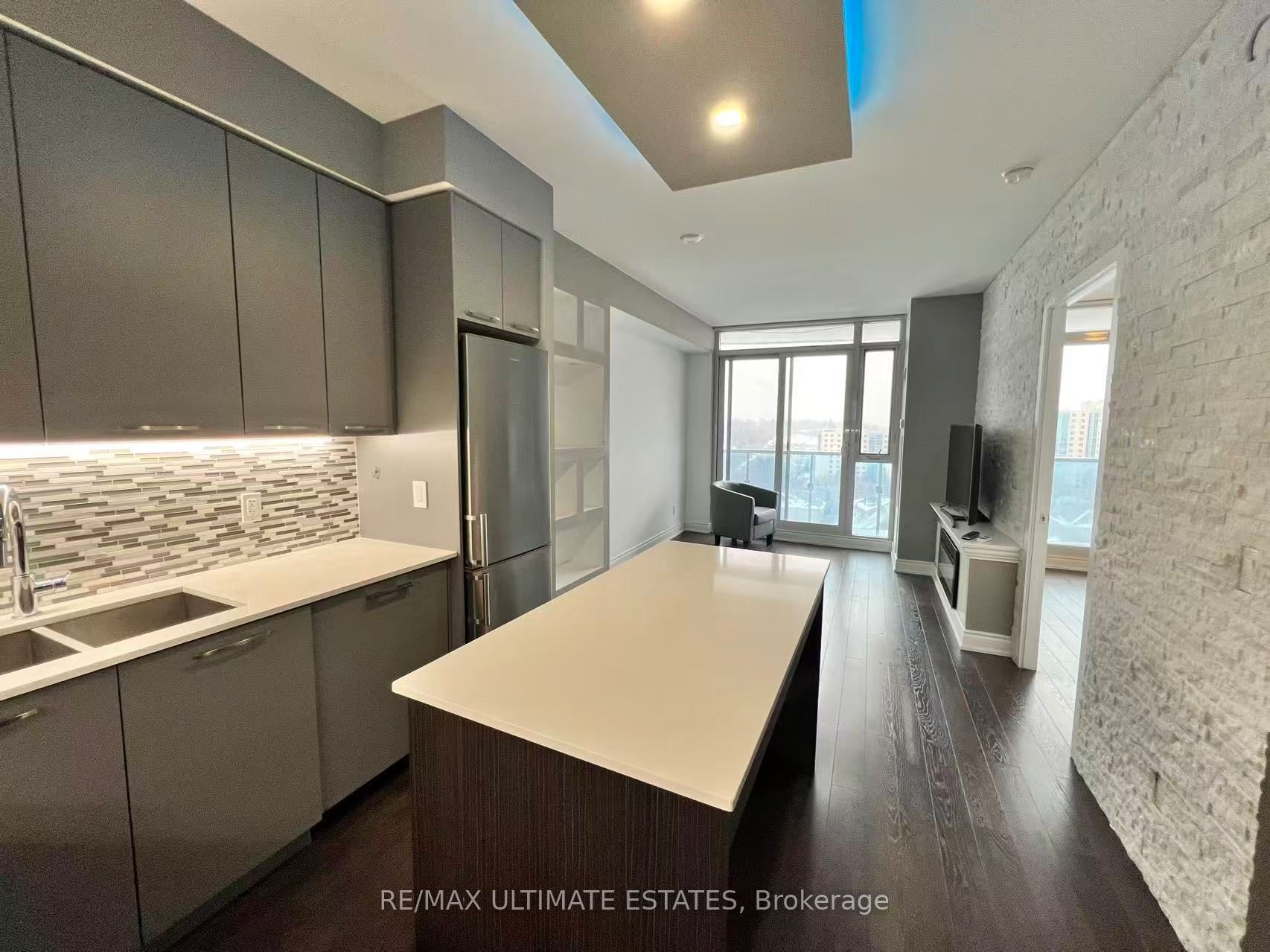 9471 Yonge Street 1103