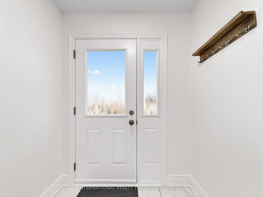 Photo of 33 Danesbury Crescent, Brampton, ON L6T 1T2 (MLS # W13093766)