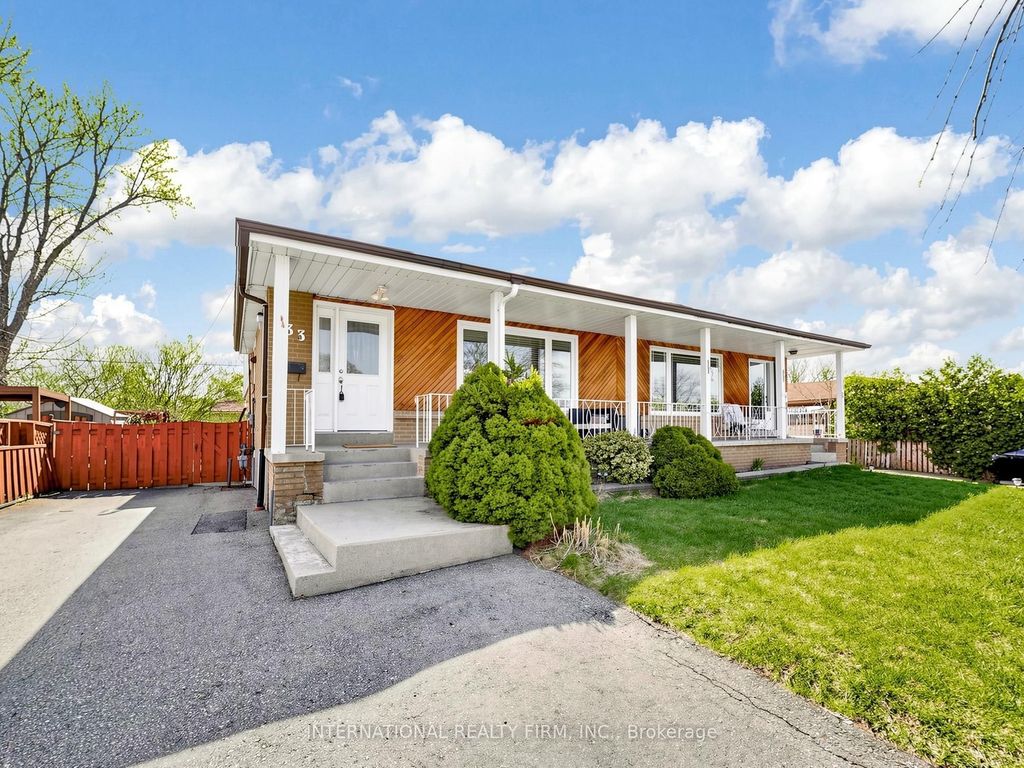 Photo of 33 Danesbury Crescent, Brampton, ON L6T 1T2 (MLS # W13093766)