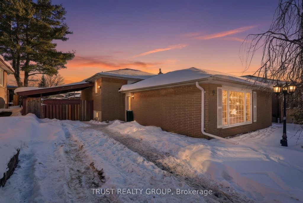Photo of 9 Del Ria Drive, Toronto, ON M6L 1L9 (MLS # W12770590)