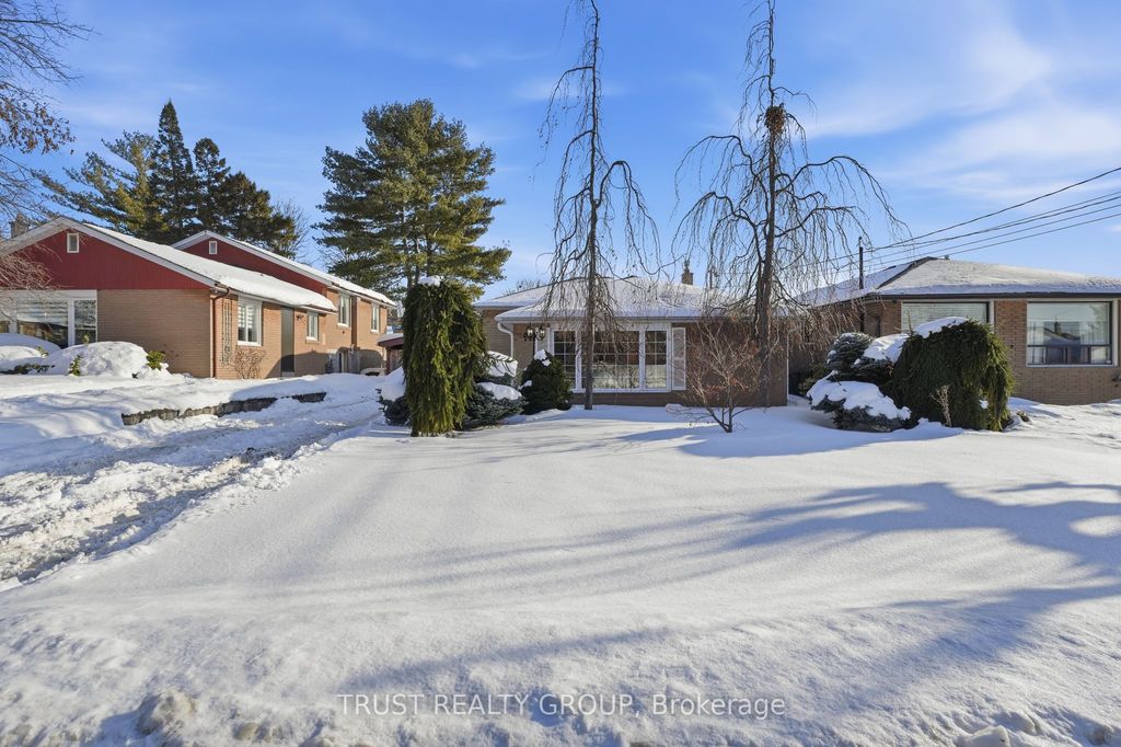 Photo of 9 Del Ria Drive, Toronto, ON M6L 1L9 (MLS # W12770590)