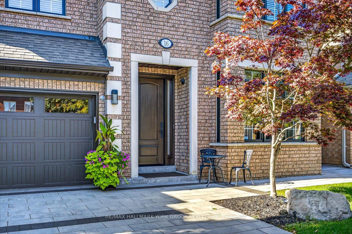 16 Woodland Trail Court