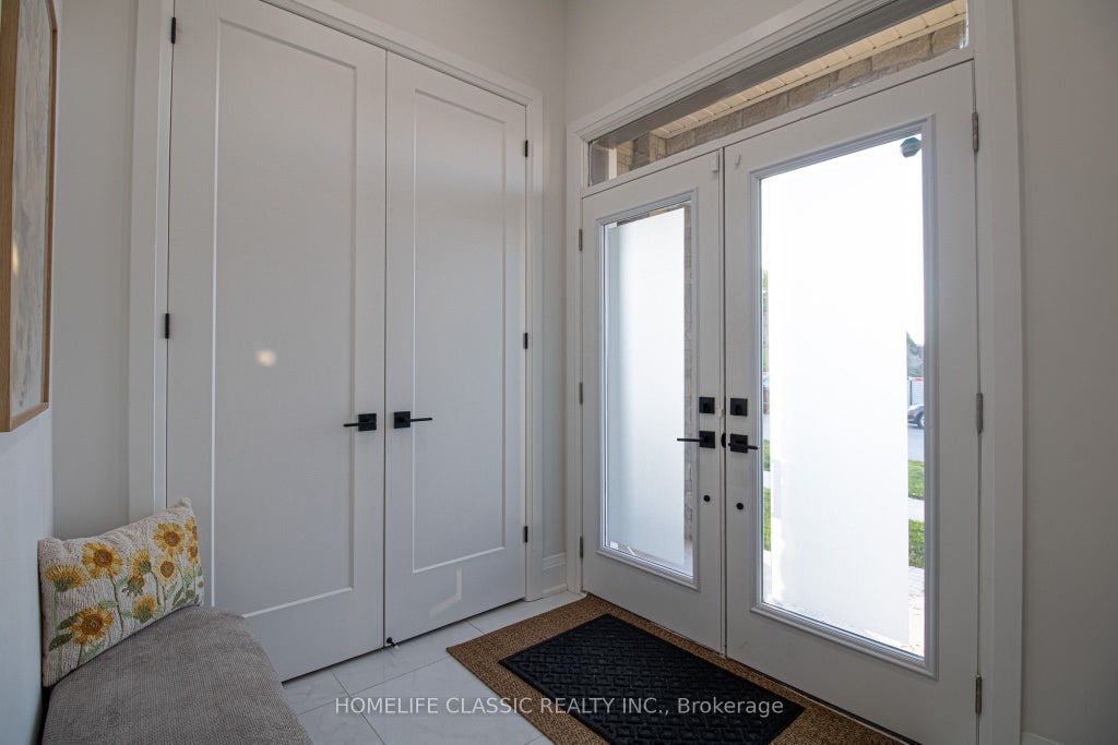 Photo of 43 Longworth Avenue, Richmond Hill, ON L4E 1J2 (MLS # N13886214)
