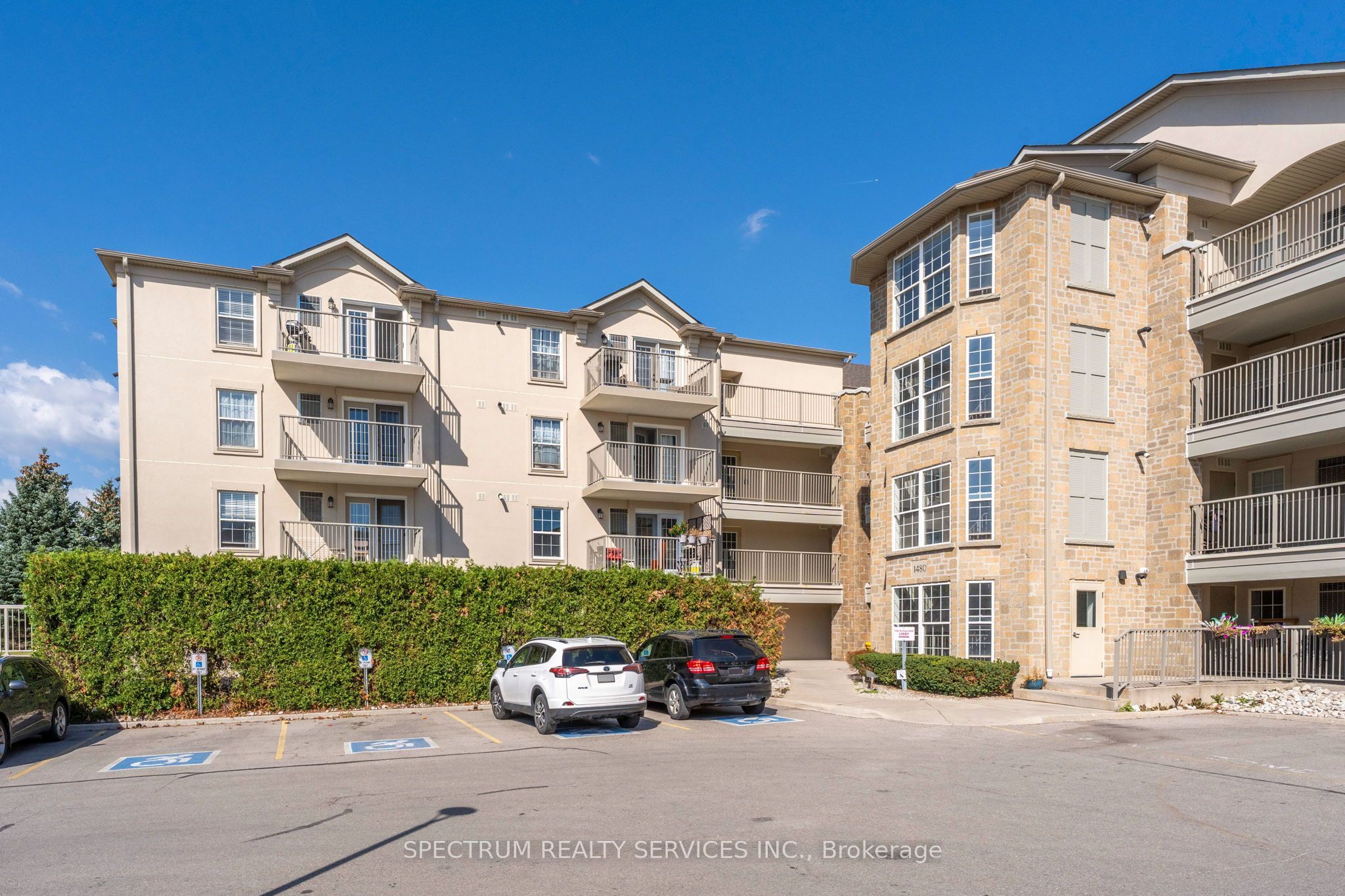 1480 Bishops Gate 208
