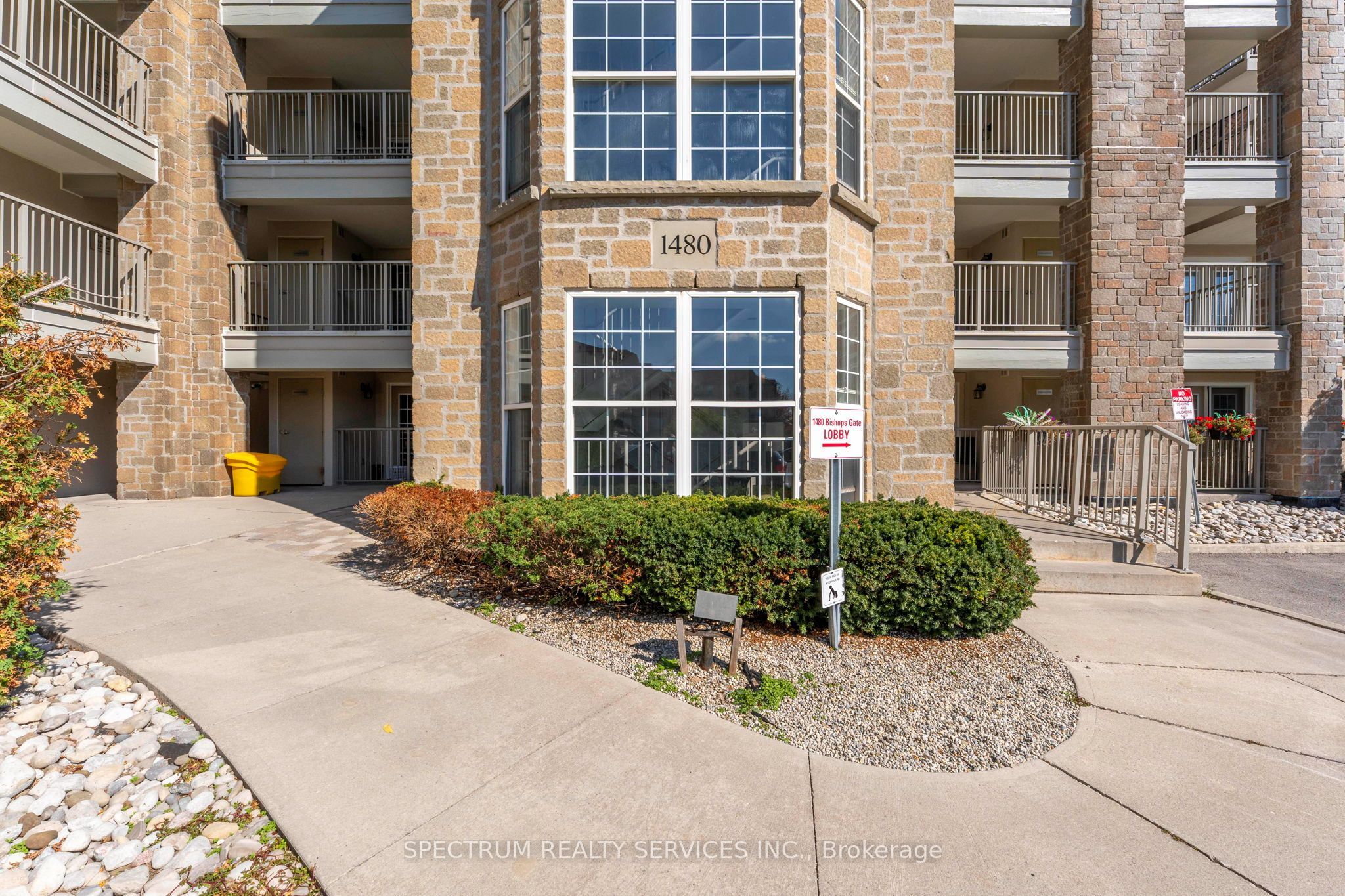 1480 Bishops Gate 208