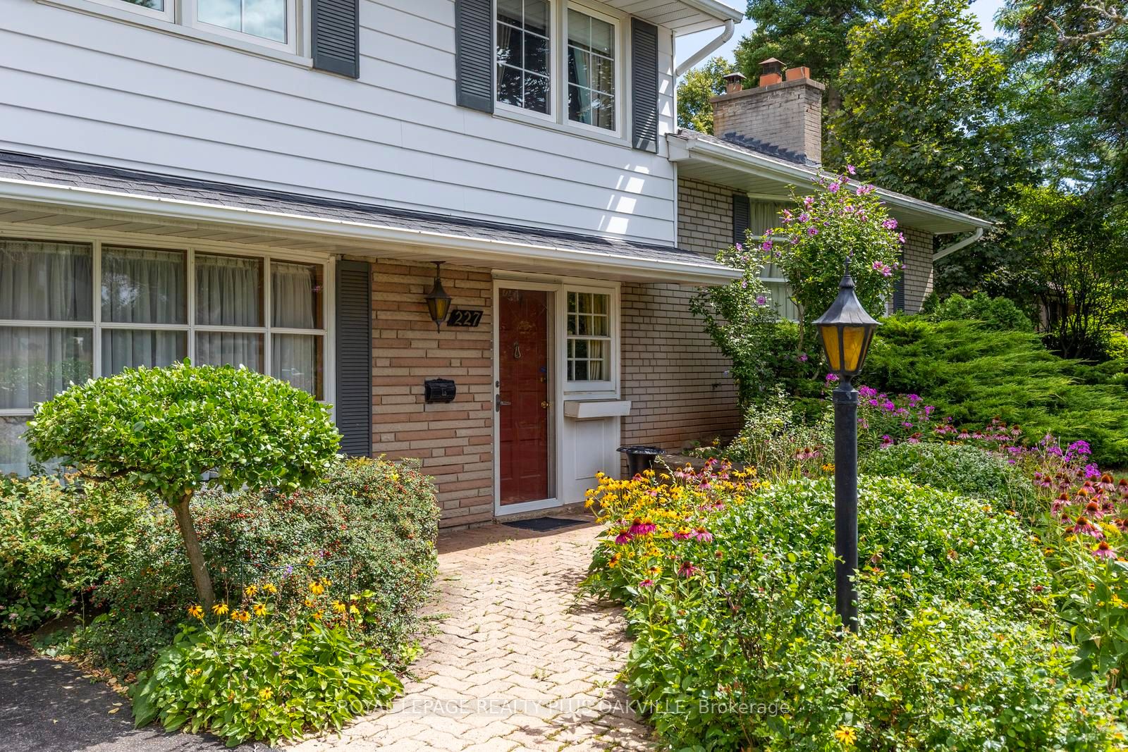 227 Sandwell Drive