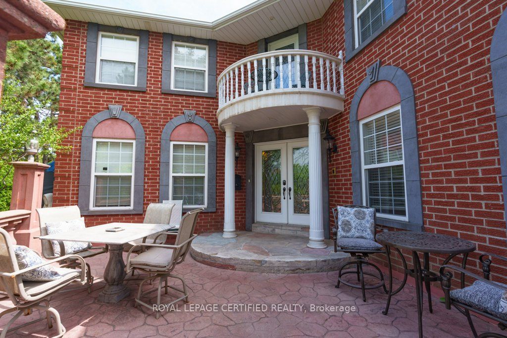26 Madrid Crescent
