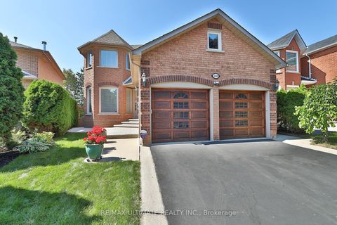 1169 Ewing Crescent Mississauga ON L5V 1C1
