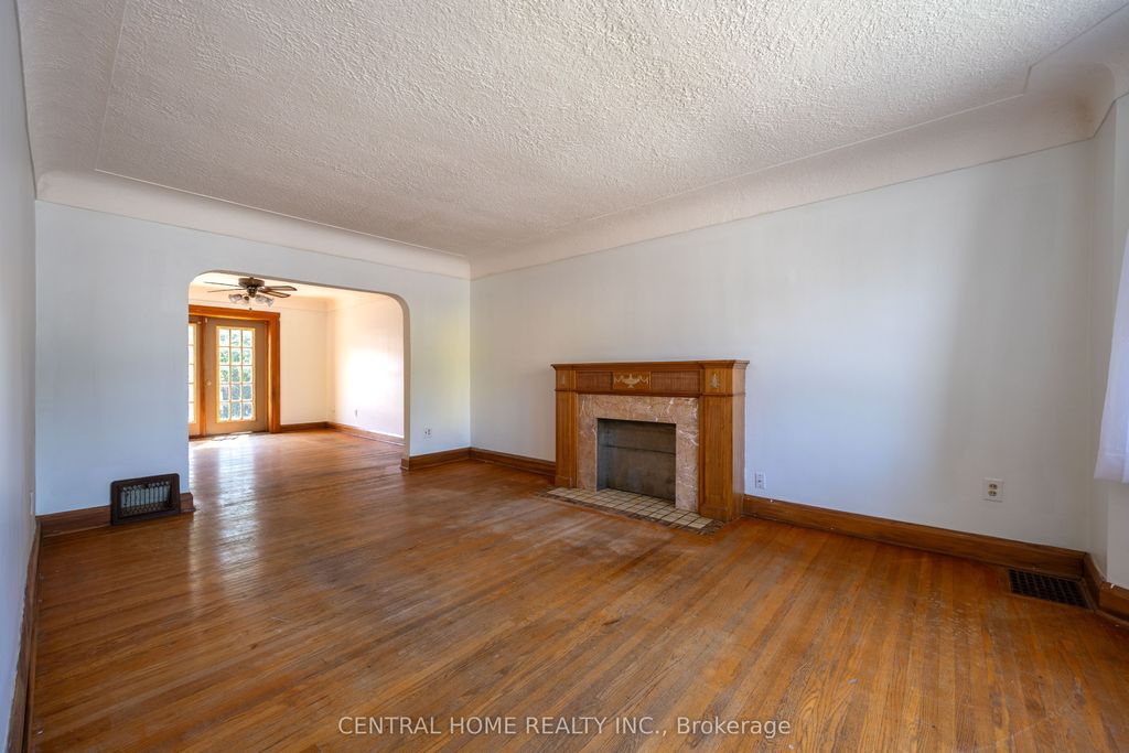 Photo of 1650 King Street E, Hamilton, ON L8K 1T9 (MLS # X12603270)