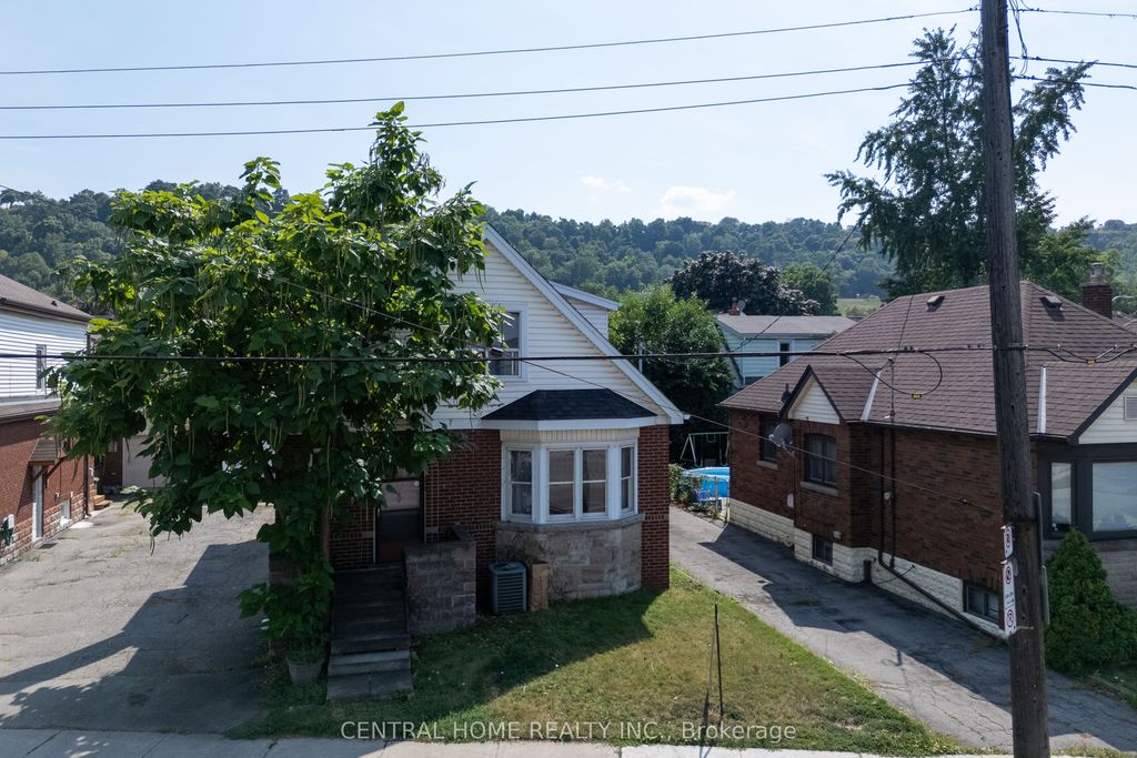 Photo of 1650 King Street E, Hamilton, ON L8K 1T9 (MLS # X12603270)
