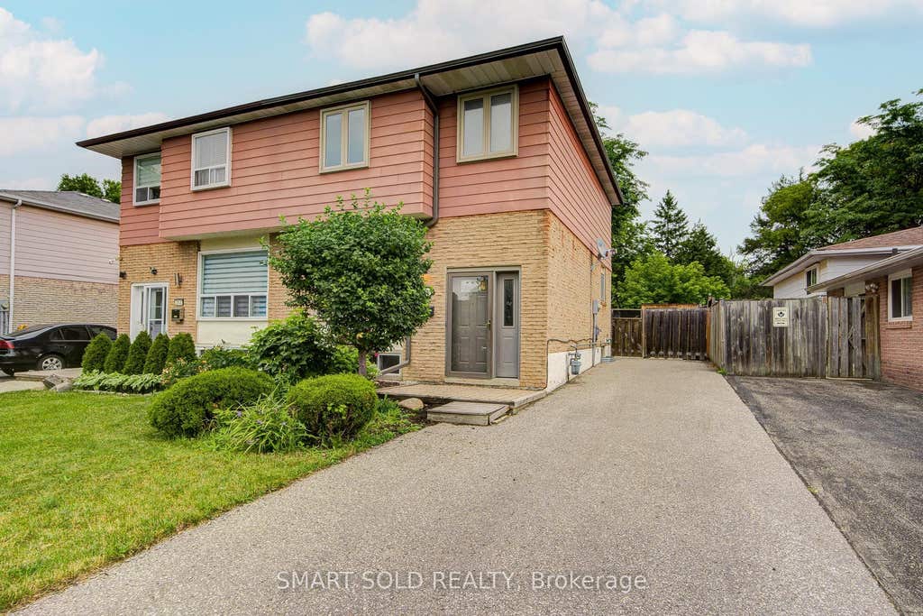 Photo of 255 Cedar Avenue, Richmond Hill, ON L4C 2B3 (MLS # N13496994)