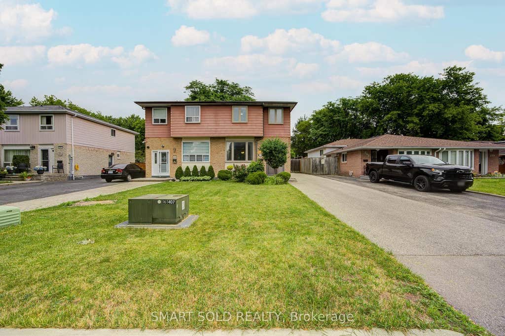 Photo of 255 Cedar Avenue, Richmond Hill, ON L4C 2B3 (MLS # N13496994)