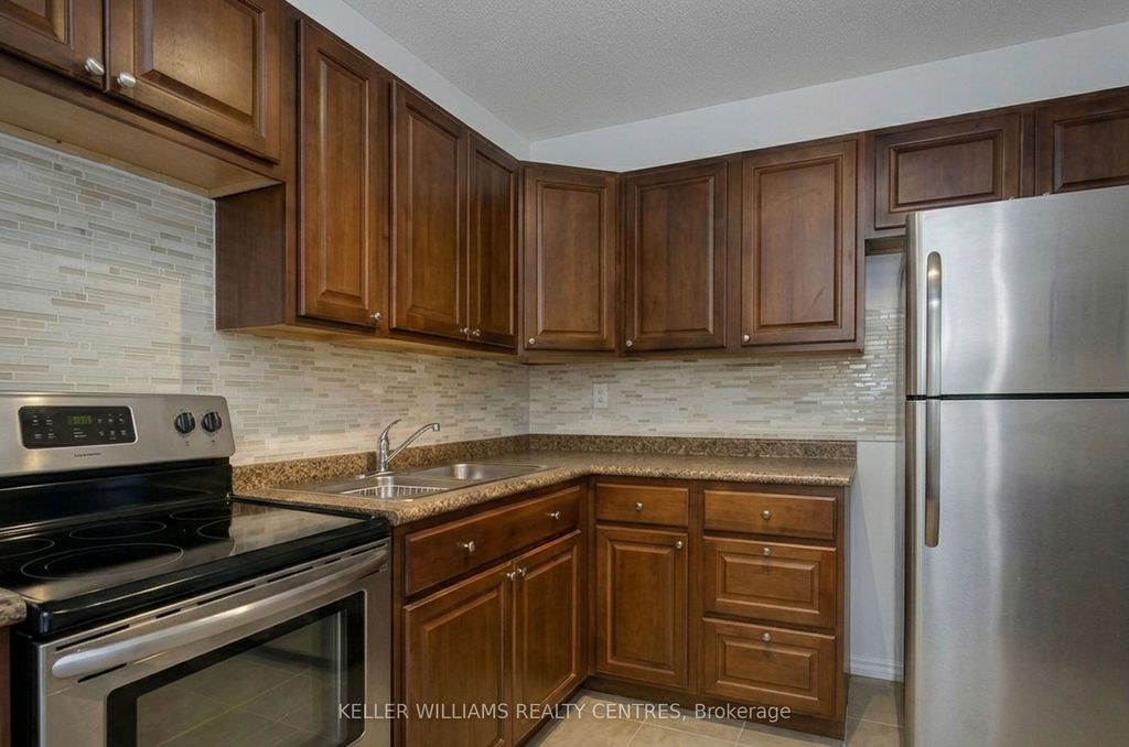 Photo of 2001 Bonnymede Drive #102, Mississauga, ON L5J 4H8 (MLS # W13077158)