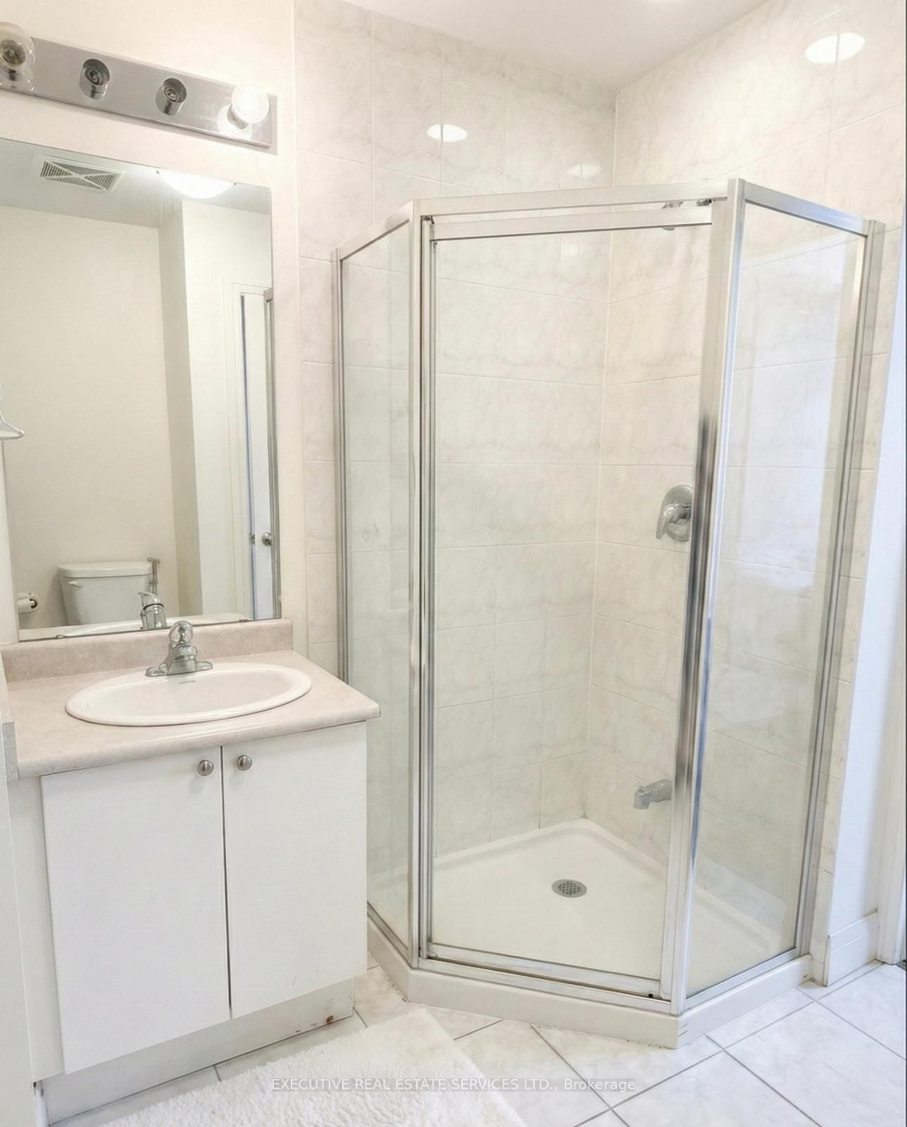 65 Yorkland Boulevard 605