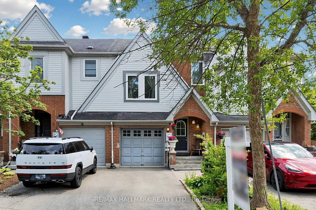 Photo of 5 Evelyn Buck Lane, Aurora, ON L4G 7H9 (MLS # N13684452)