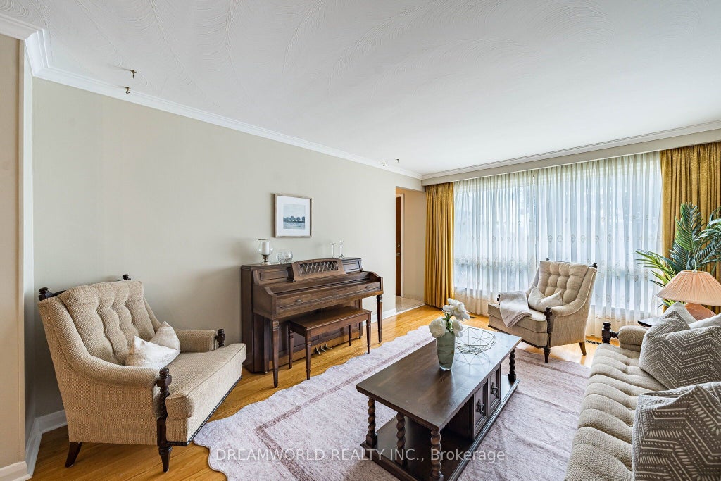Photo of 28 Rabton Court, Toronto, ON M3L 1Y2 (MLS # W13795452)