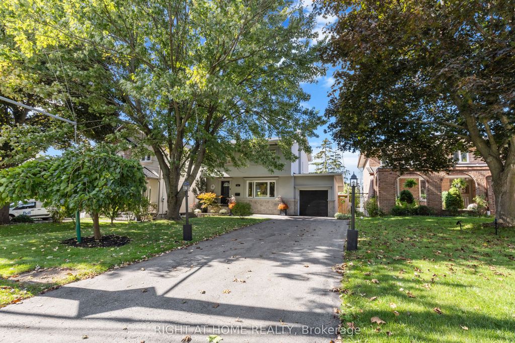 Photo of 10 Haliburton Avenue, Toronto, ON M9B 4Y2 (MLS # W12453689)