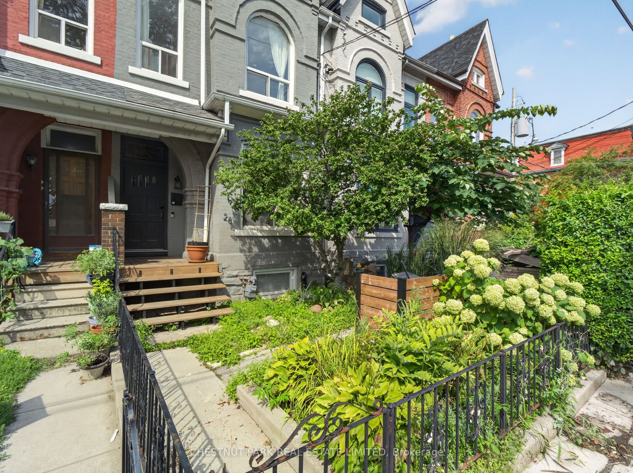 28 Robinson Street