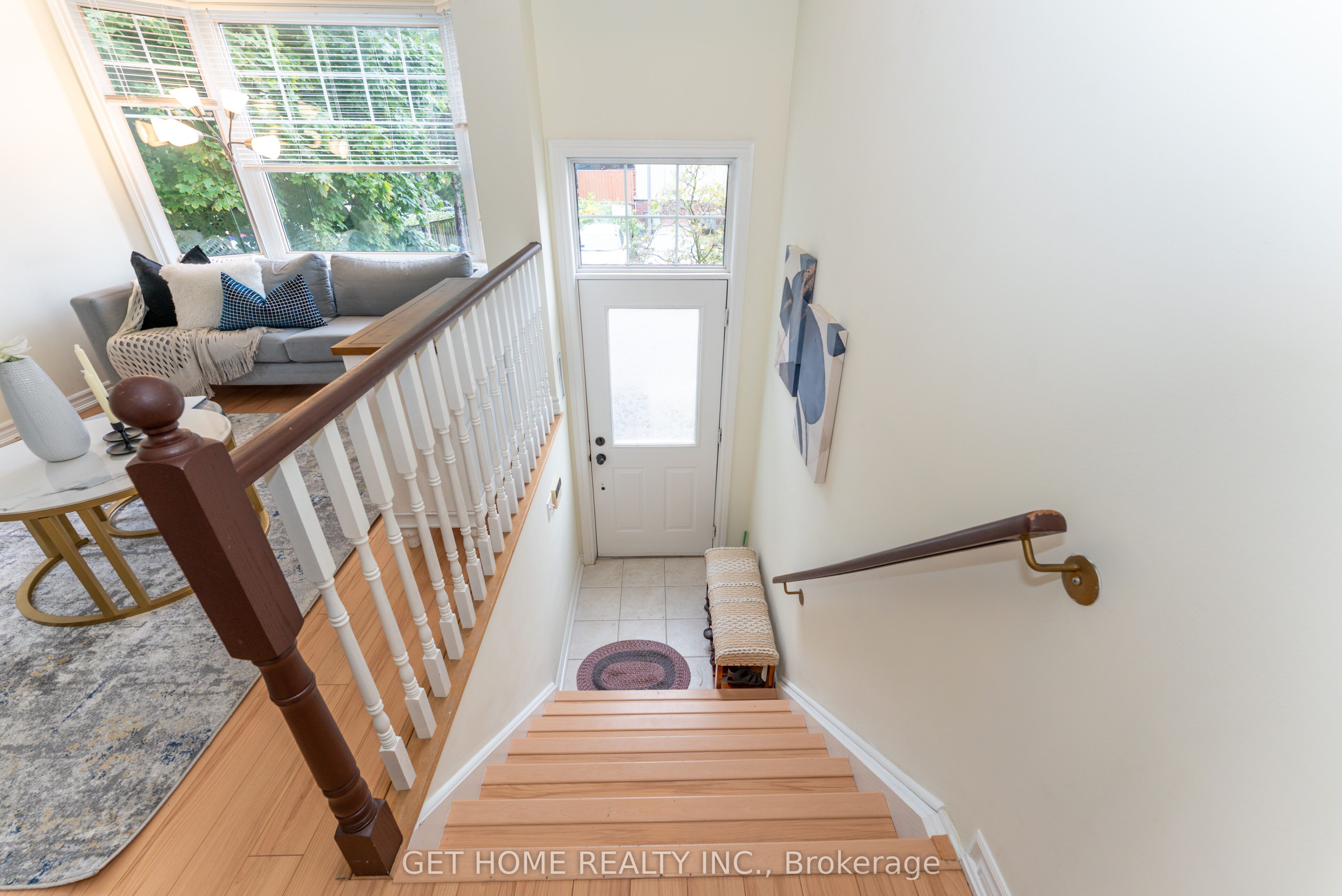 840 Dundas Street W 25