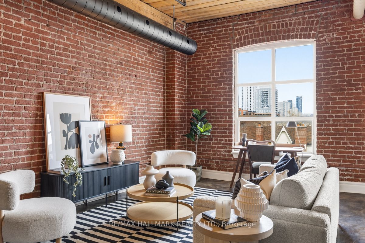 426 Queen Street E 405