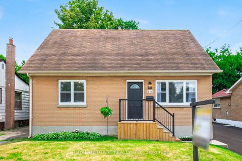 Photo of 241 Marquette Avenue, Oshawa, ON L1J 1W3 (MLS # E12412273)